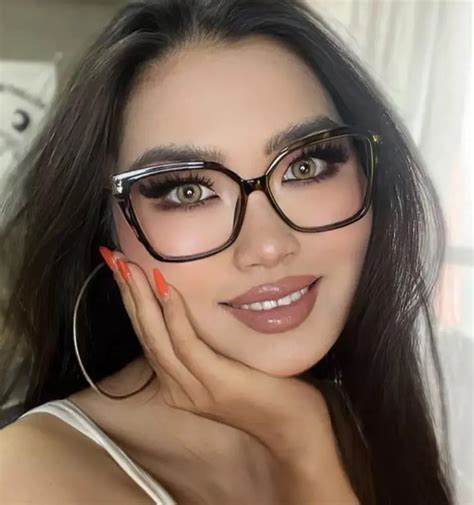 chubby face glasses for round face female|glasses that suit round faces.